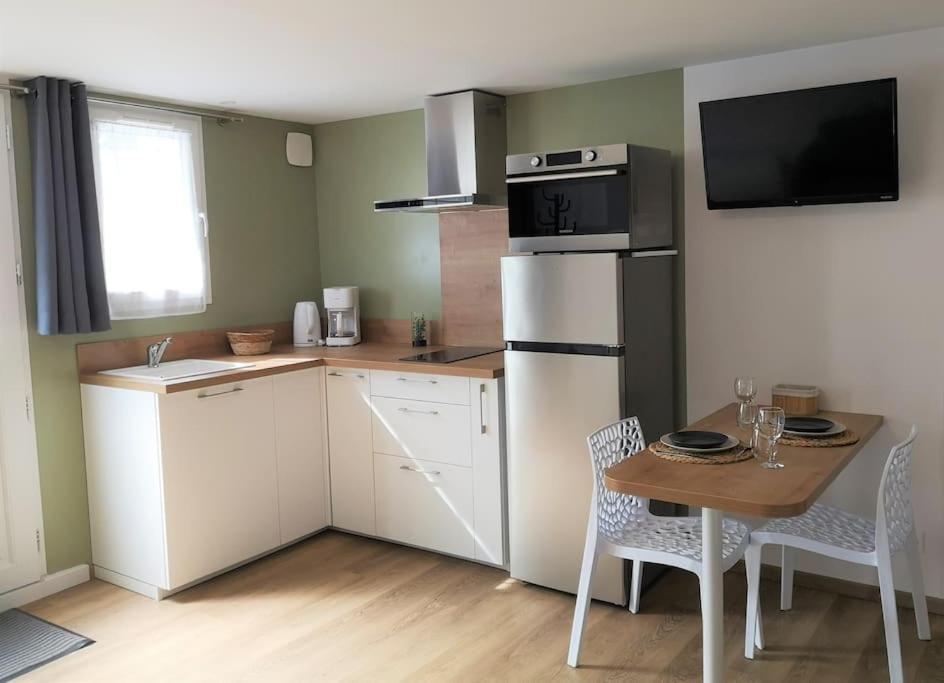 Apartment T1 Bis Proche Marais Avec Garage A Moto Bourges